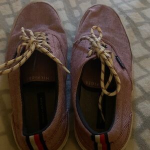 Tommy Hilfiger Men's Burgundy and White Sneakers